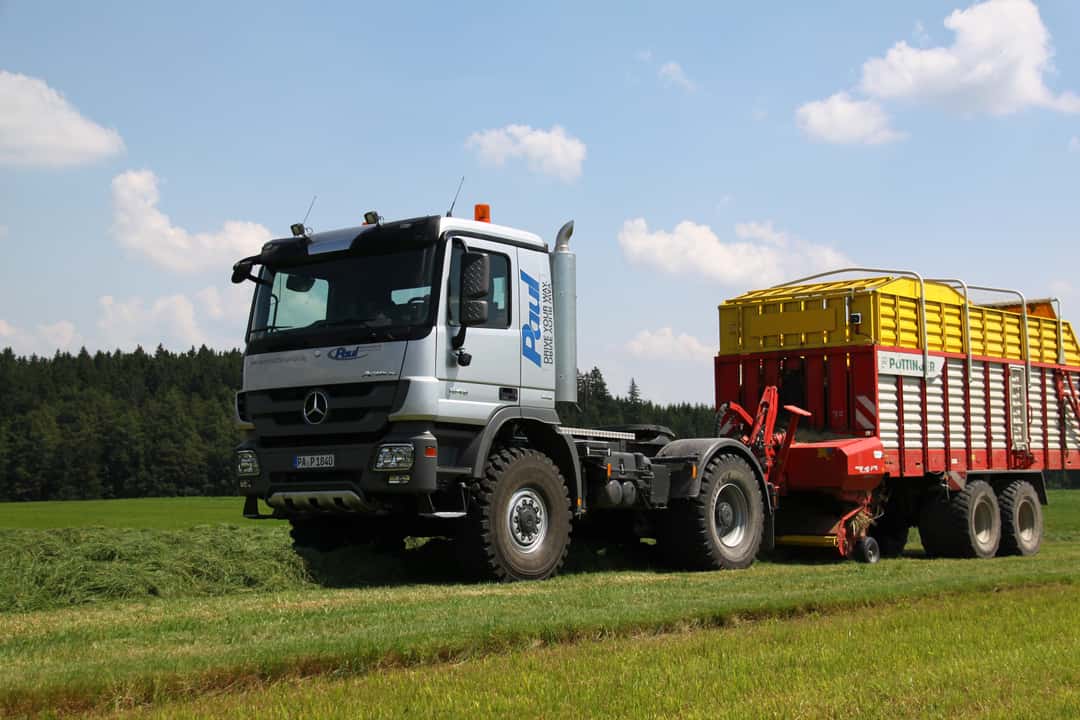 Traktorführerschein: Wann darf ich mit einem T-Führerschein einen LKW fahren?