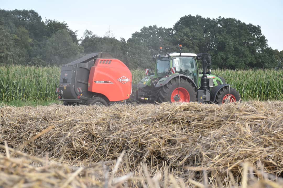 Simply press with the Kuhn VB 3195