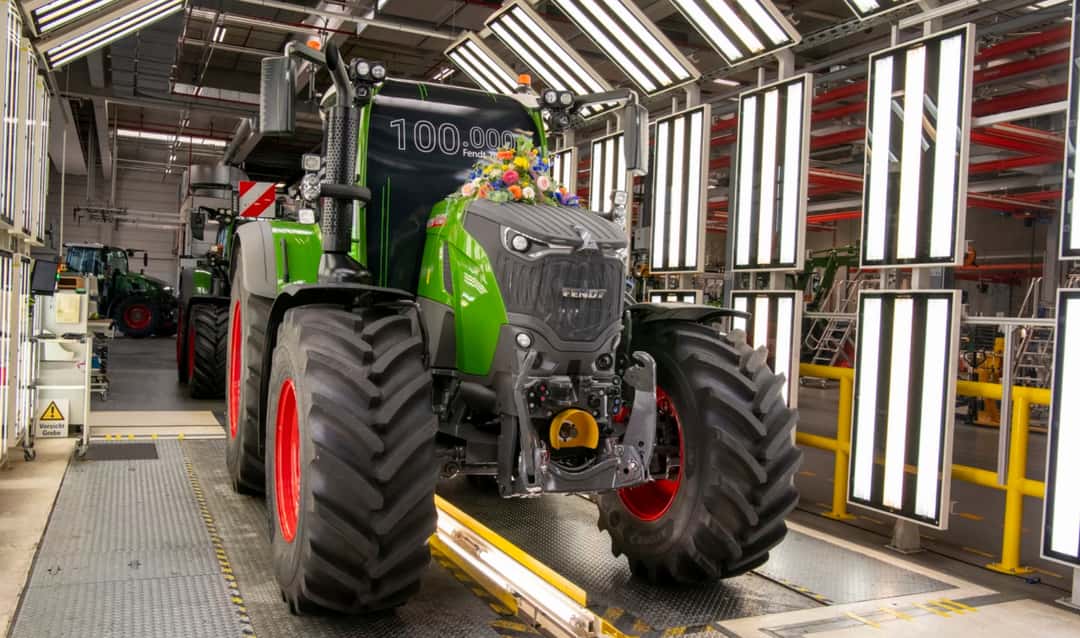 Fendt-baut-100-000sten-700-Vario-Traktor