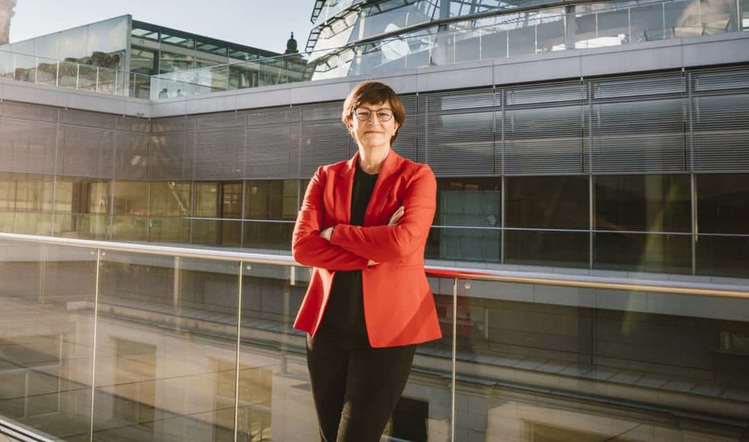 Esken defends SPD plans for €15 minimum wage