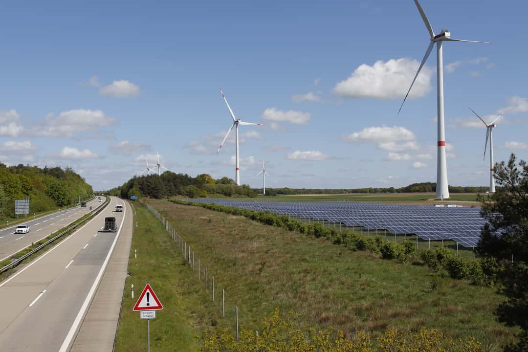 15 mKorridor für Säugetiere Empfehlungen für die Solarparkplanung