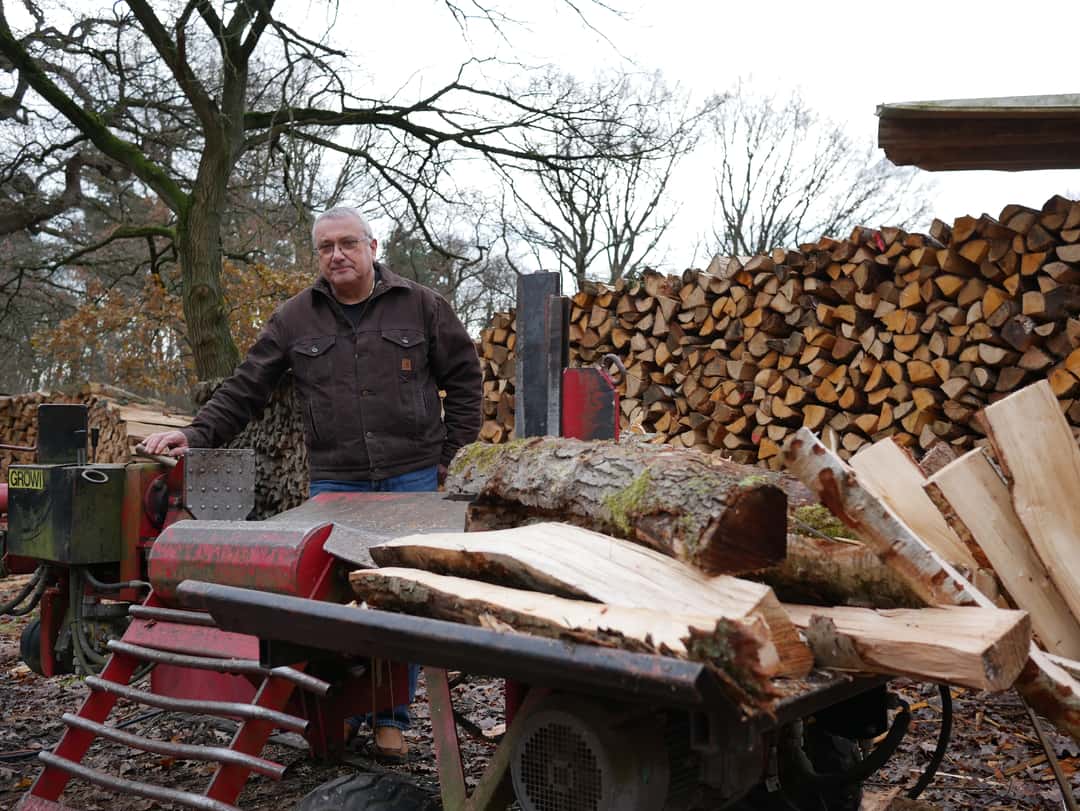 Verletzung beim Holzspalten: Immer ein Fall für die landwirtschaftliche