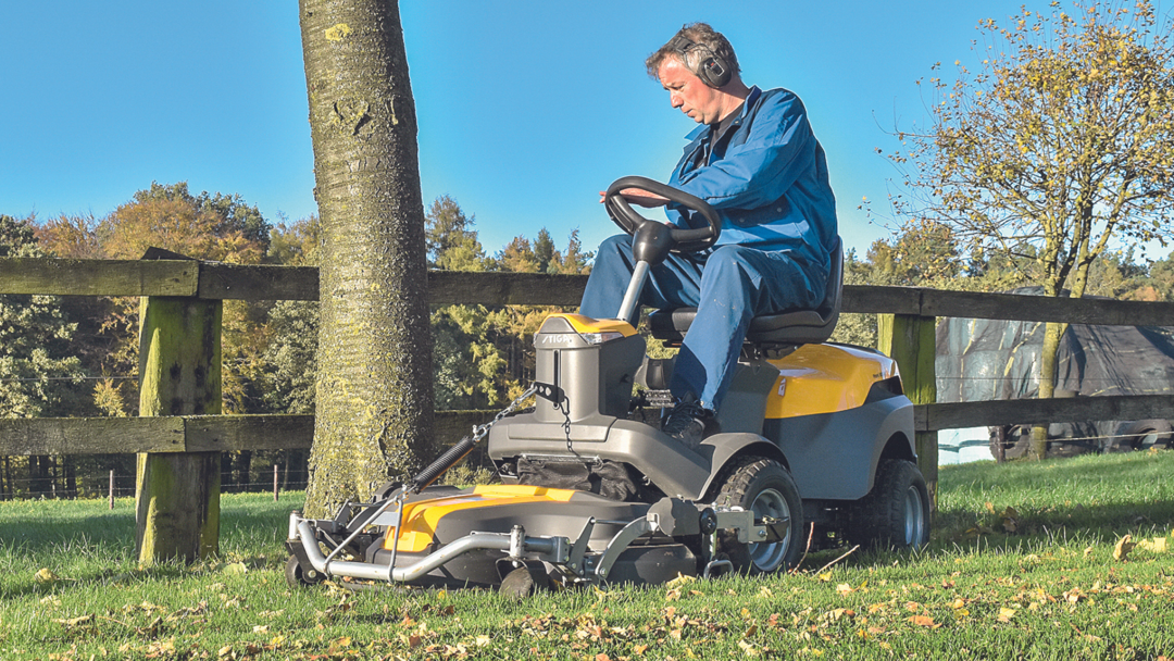 Stiga Park 500 WX Rasenmäher im top agrarPraxistest Frontmäher mit Allrad