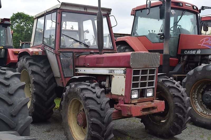 REP061 Traktor International 844 XL Version Kabine Deutsche 