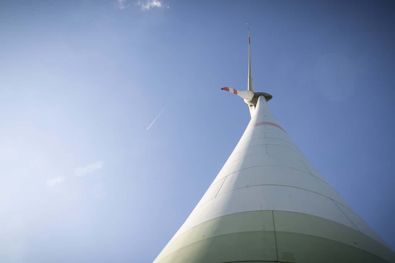 Wind turbine blades broken off: Who has to pay?
