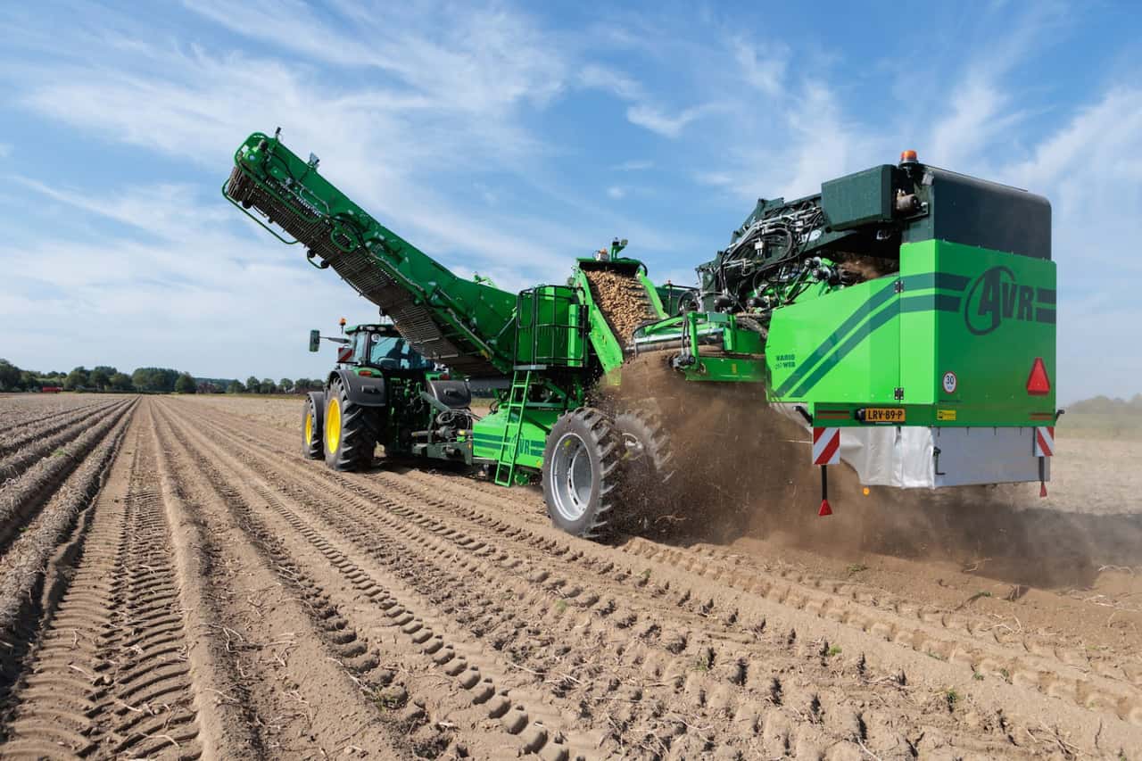 AVR launches the Spirit 9200i VW harvester.