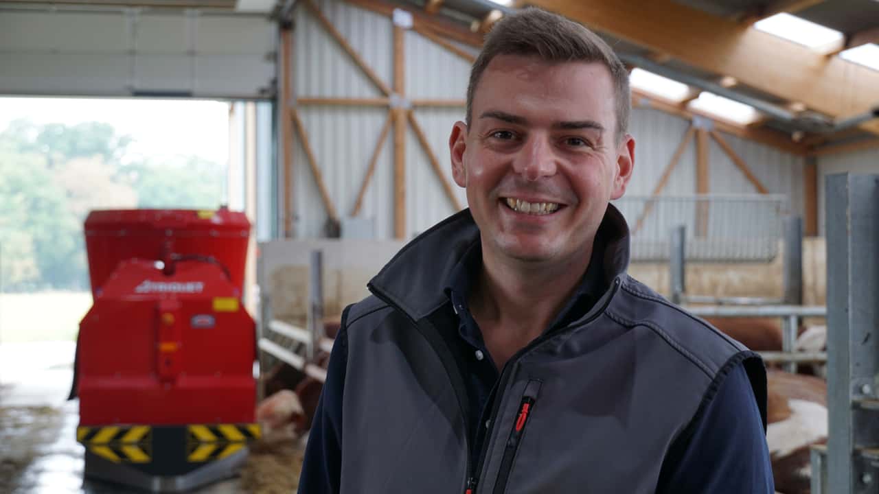 Der-fast-voll-automatische-Bullenstall-von-Landwirt-Werring