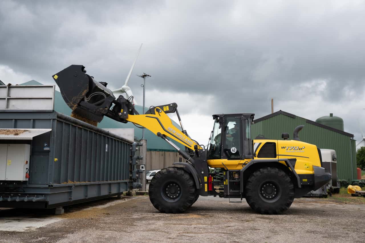 Silagespezialist-New-Holland-pr-sentiert-den-neuen-W170D-Forage-Power-Radlader