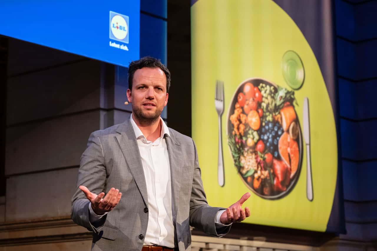 Lidl aligns its product range with the