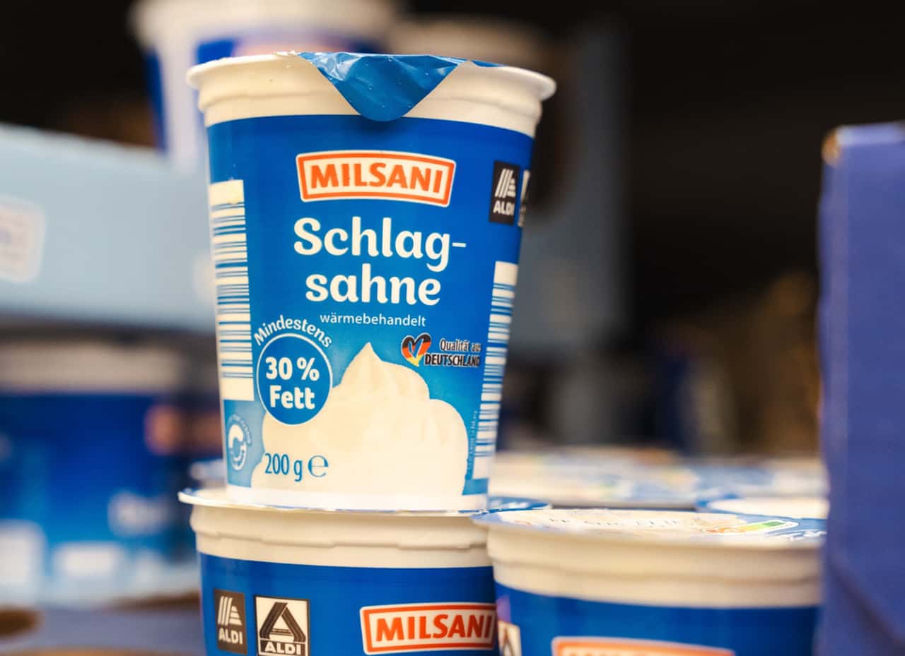 Absturz-geht-weiter-Discounter-senken-Preise-von-Quark-Sahne-und-mehr