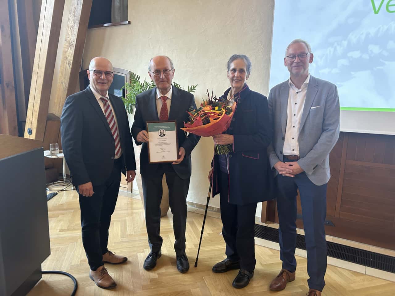 Jochen-Borchert-mit-Franz-Luster-Haggeney-Preis-ausgezeichnet