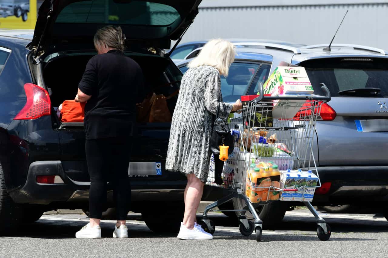 59-der-Verbraucher-achten-beim-Lebensmittelkauf-auf-den-Preis