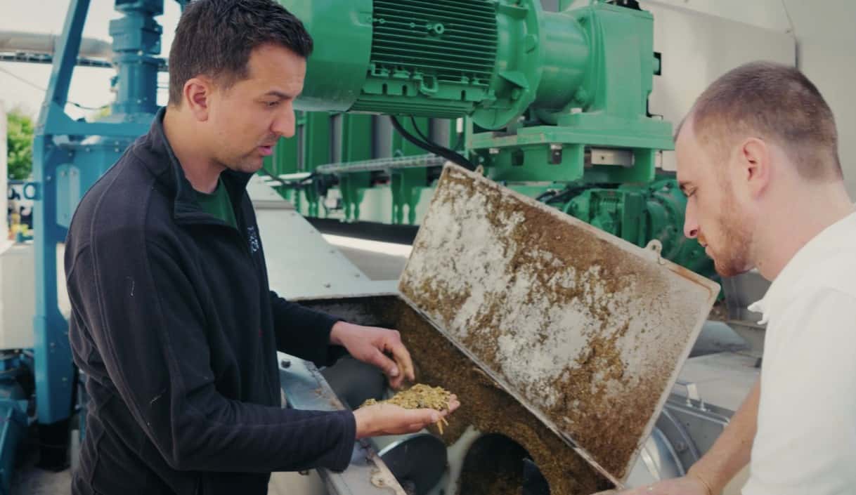 Praxiserfahrung-Umstieg-auf-Fl-ssigeintrag-l-sst-Biogasausbeute-steigen