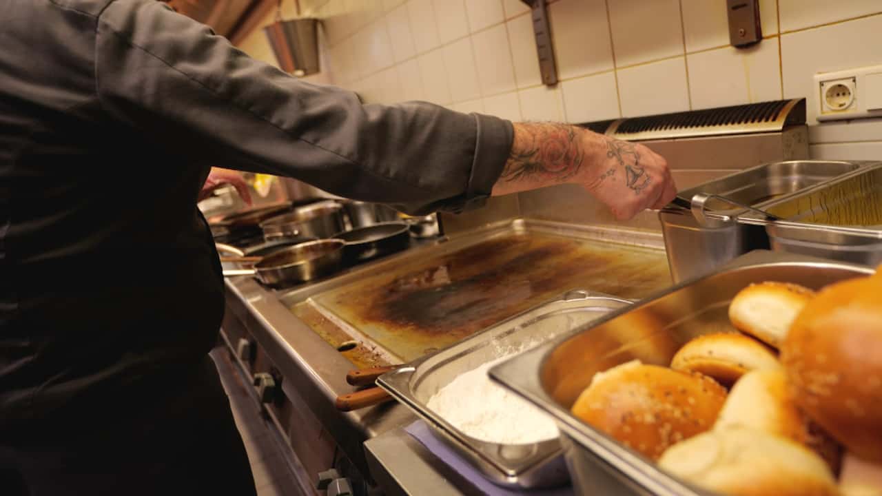 Die-Altfett-Mafia-Kriminelle-stehlen-altes-Speisefett-im-Millionenwert