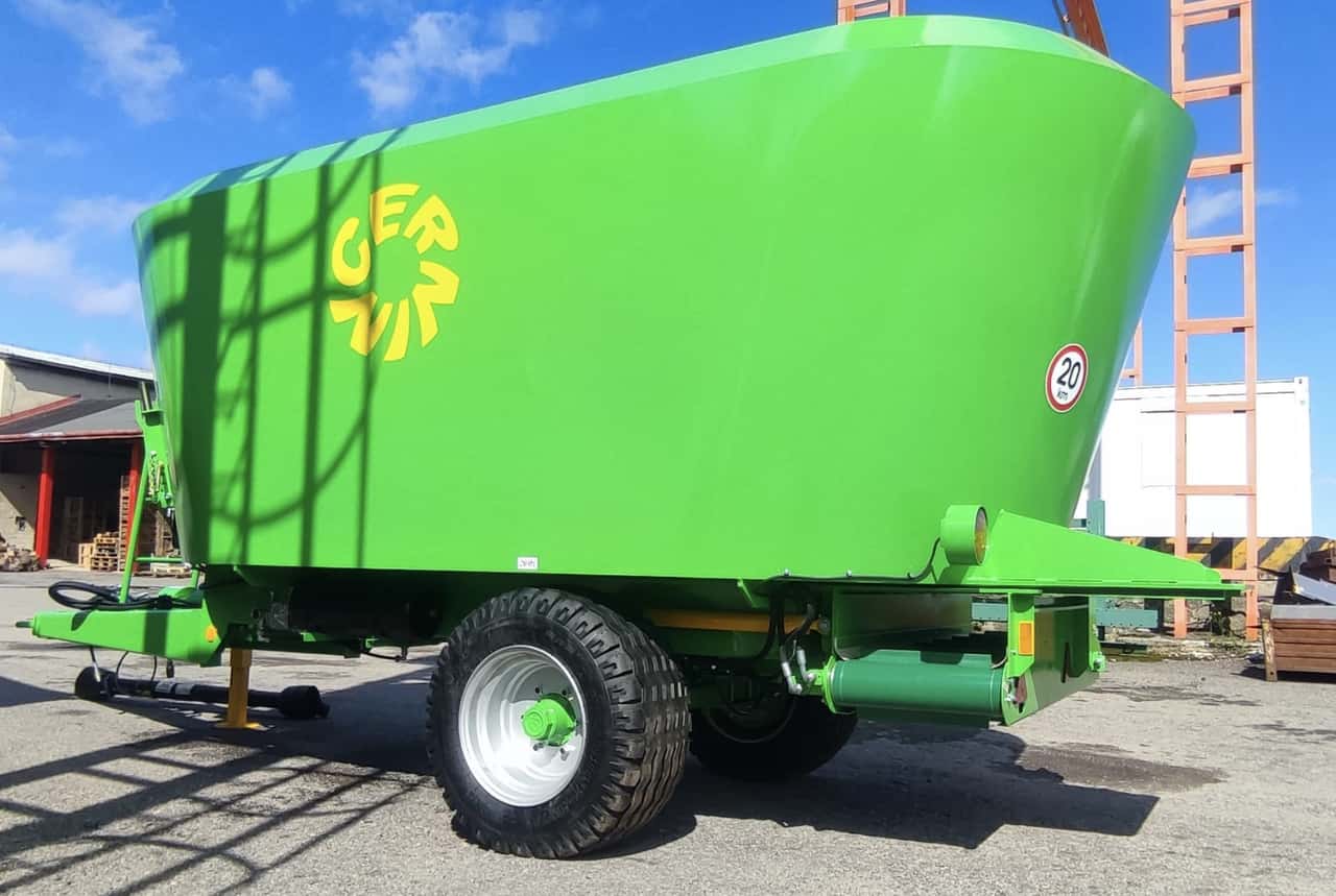 Spannende-L-sung-Cernin-NZD-Einstreuwagen-arbeitet-ann-hernd-staubfrei