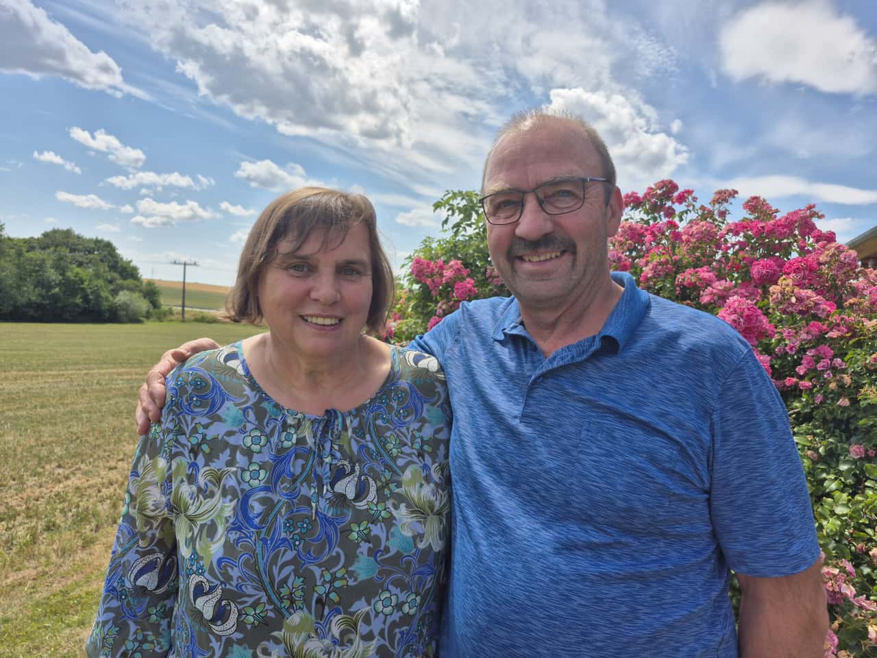 Weg-vom-Hof-rein-ins-Dorf-Angehende-Altenteiler-ziehen-um