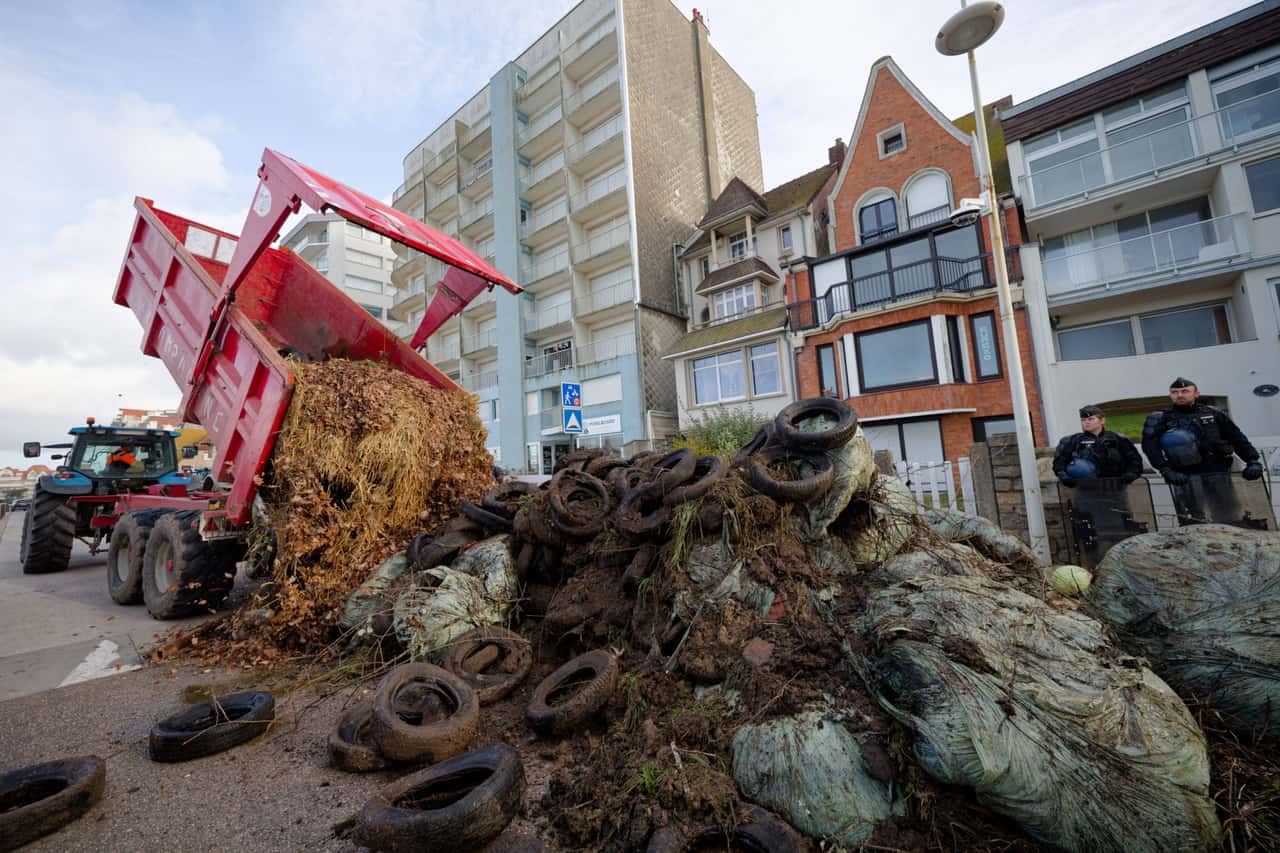 Frankreich-Regierung-droht-mit-R-umung-der-Bauernblockaden