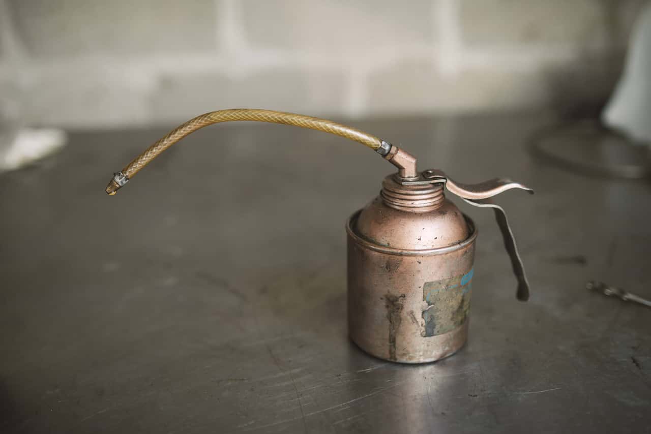 So-wird-eine-Cola-PET-Flasche-zur-lkanne-f-r-den-Hof