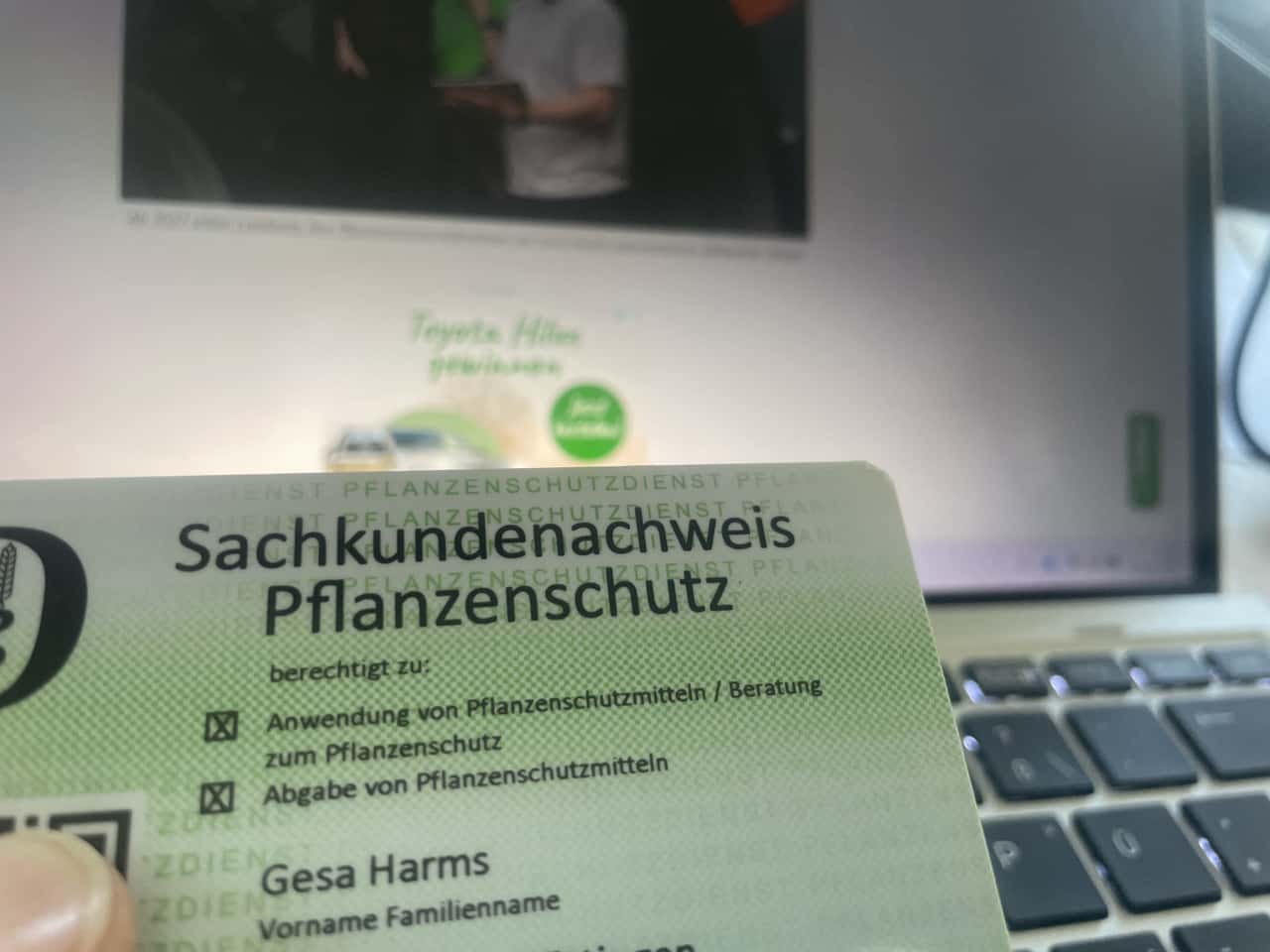 Can the certificate of competence in plant protection expire?