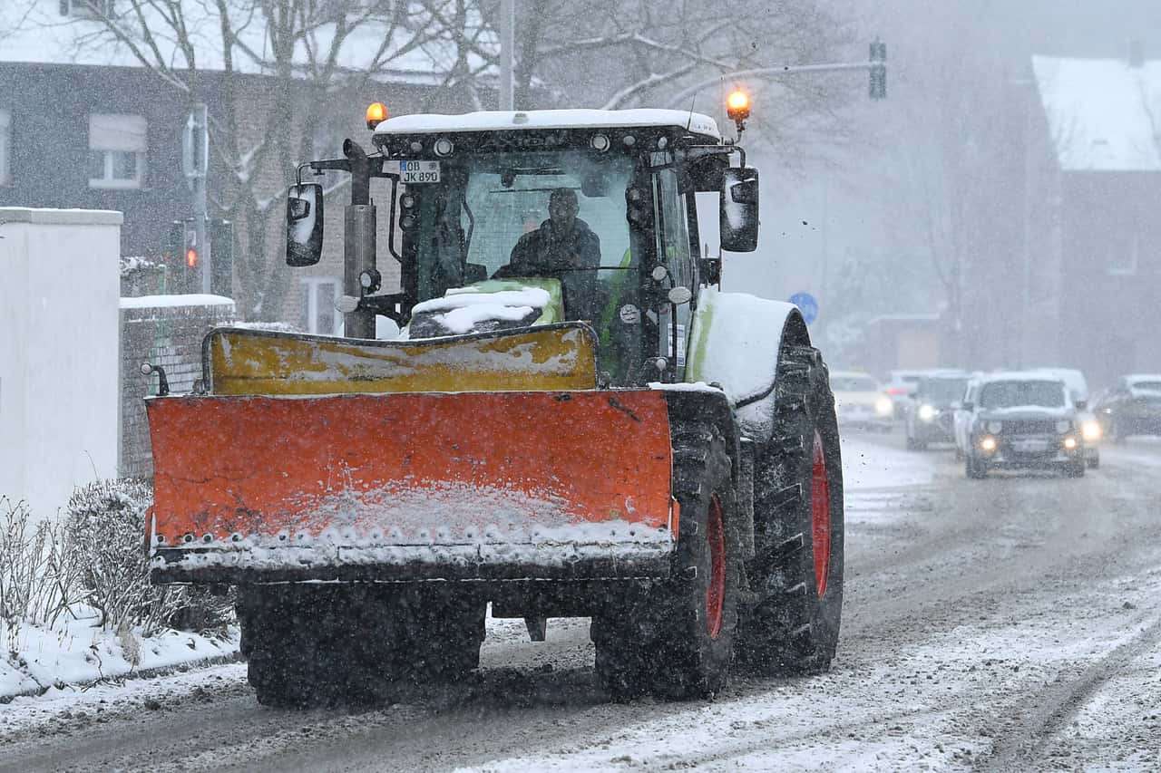 Lebensgefahr-auf-den-Stra-en-durch-Sturmtief-Elli-
