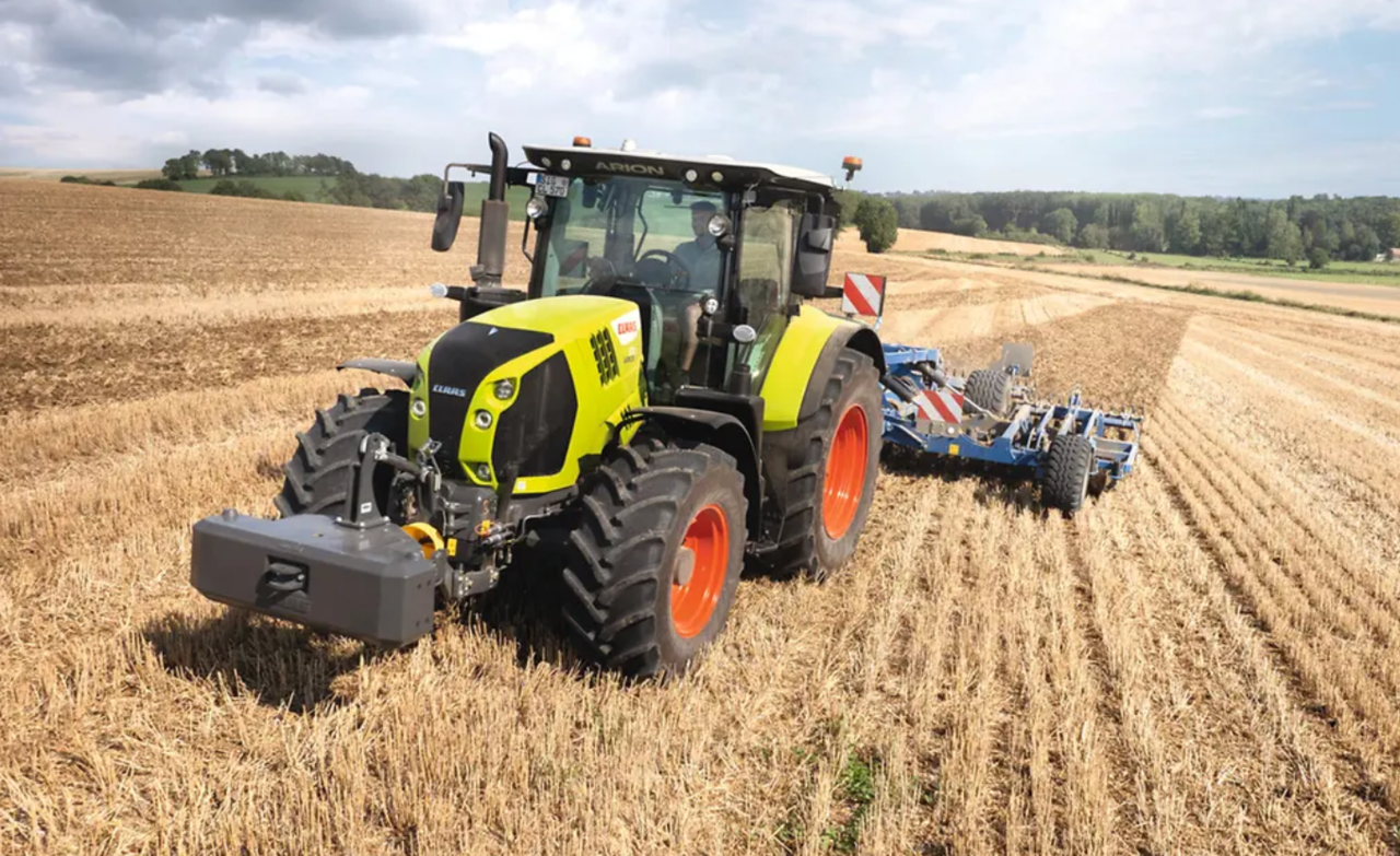 Kann-der-Claas-Arion-570-CMatic-im-Heck-bei-Hydraulik-und-Hubkr-ften-berzeugen-