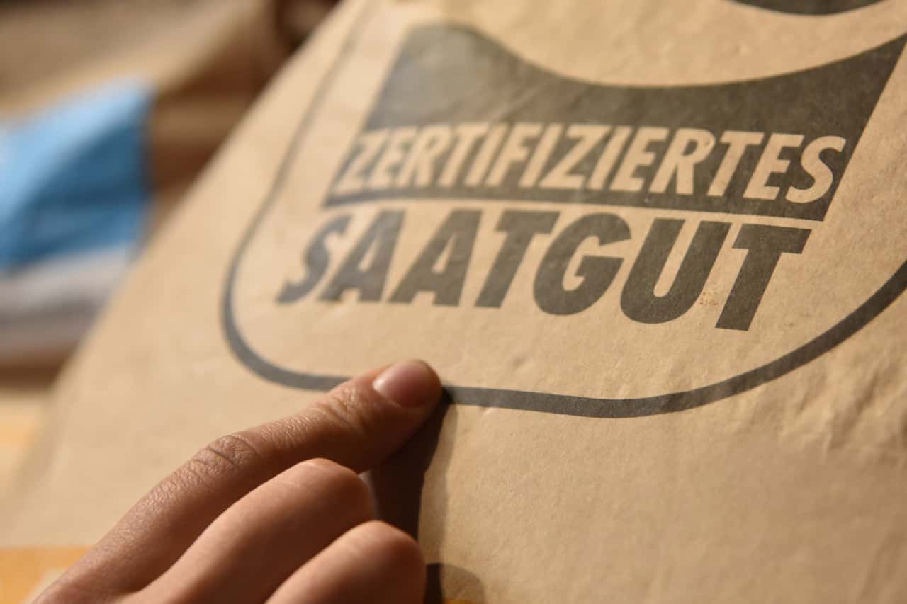 Pflanzenz-chter-Saatgut-ist-eine-strategische-Ressource