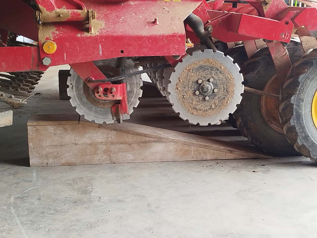 Drillmaschine-zur-Wartung-aufbocken