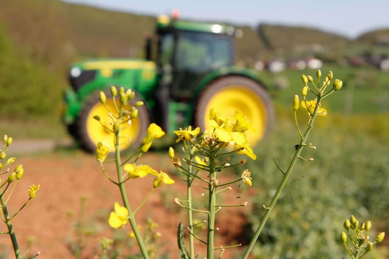 So-praxistauglich-sind-E-Traktoren-Biodiesel-und-Biomethan-auf-dem-Hof