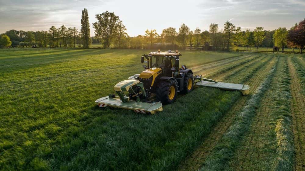 Krone offers three mounting options for its EasyCut F 320 and 360 front ...