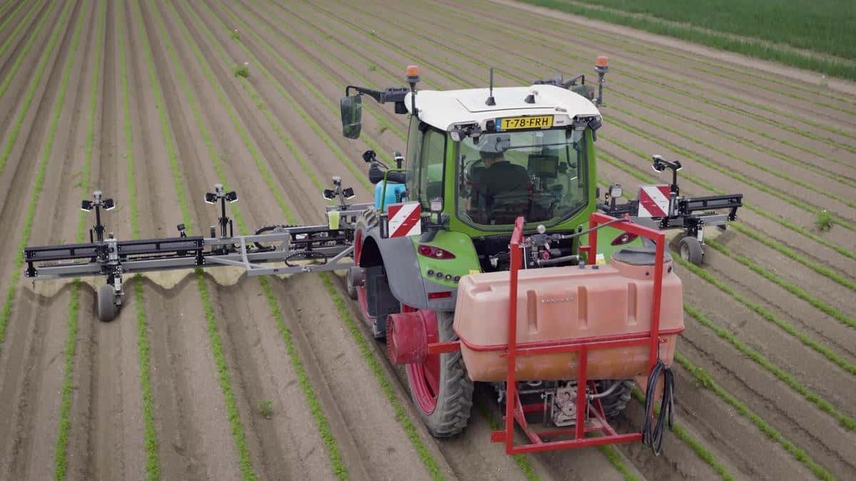 Punktgenaue-Unkrautbek-mpfung-mit-der-Rumex-RXF900