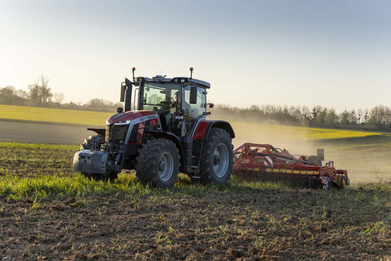 MF-8S-Xtra-berrascht-als-sparsamster-Traktor-im-DLG-PowerMix-Test