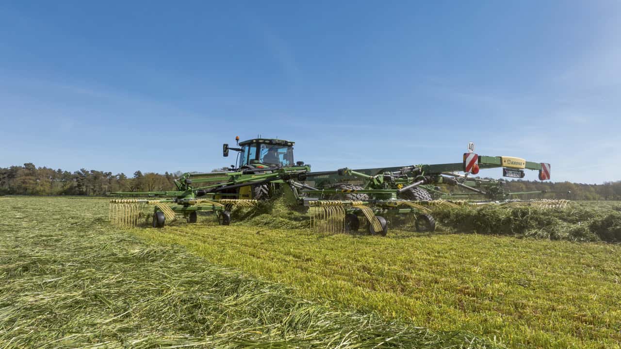 Krone-Swadro-TC-1250-Pro-Schwaden-mit-noch-mehr-Komfort