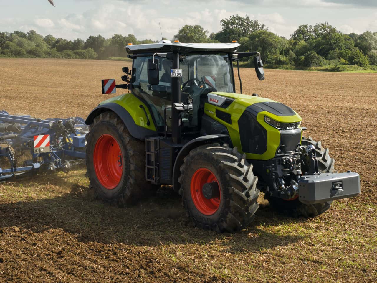 More comfort and performance with the Claas Axion