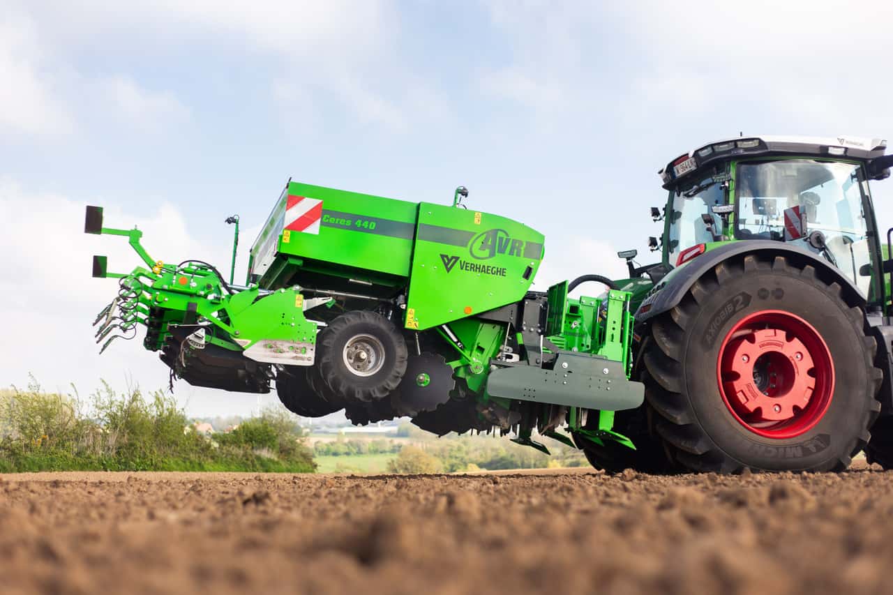 Diese-Pflanzmaschinen-und-Kartoffelroder-zeigt-AVR-auf-der-Potato-Europe