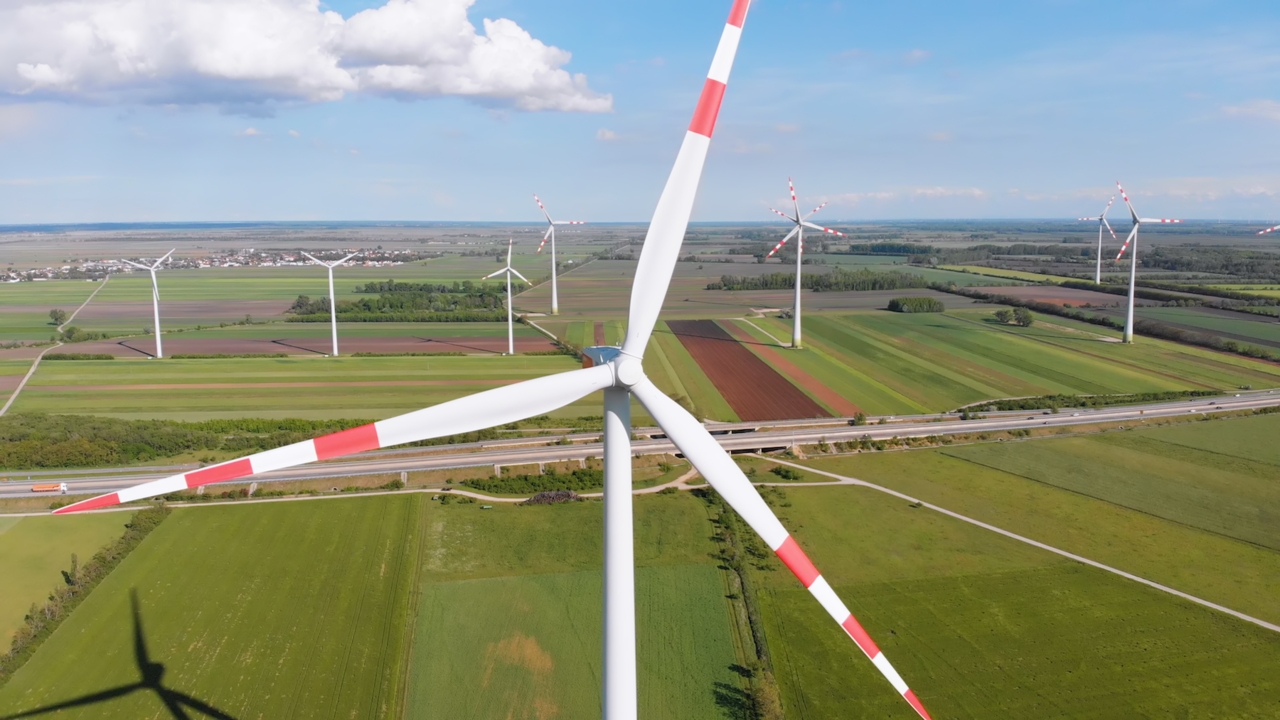 When wind turbines become visible, support for the energy transition ...
