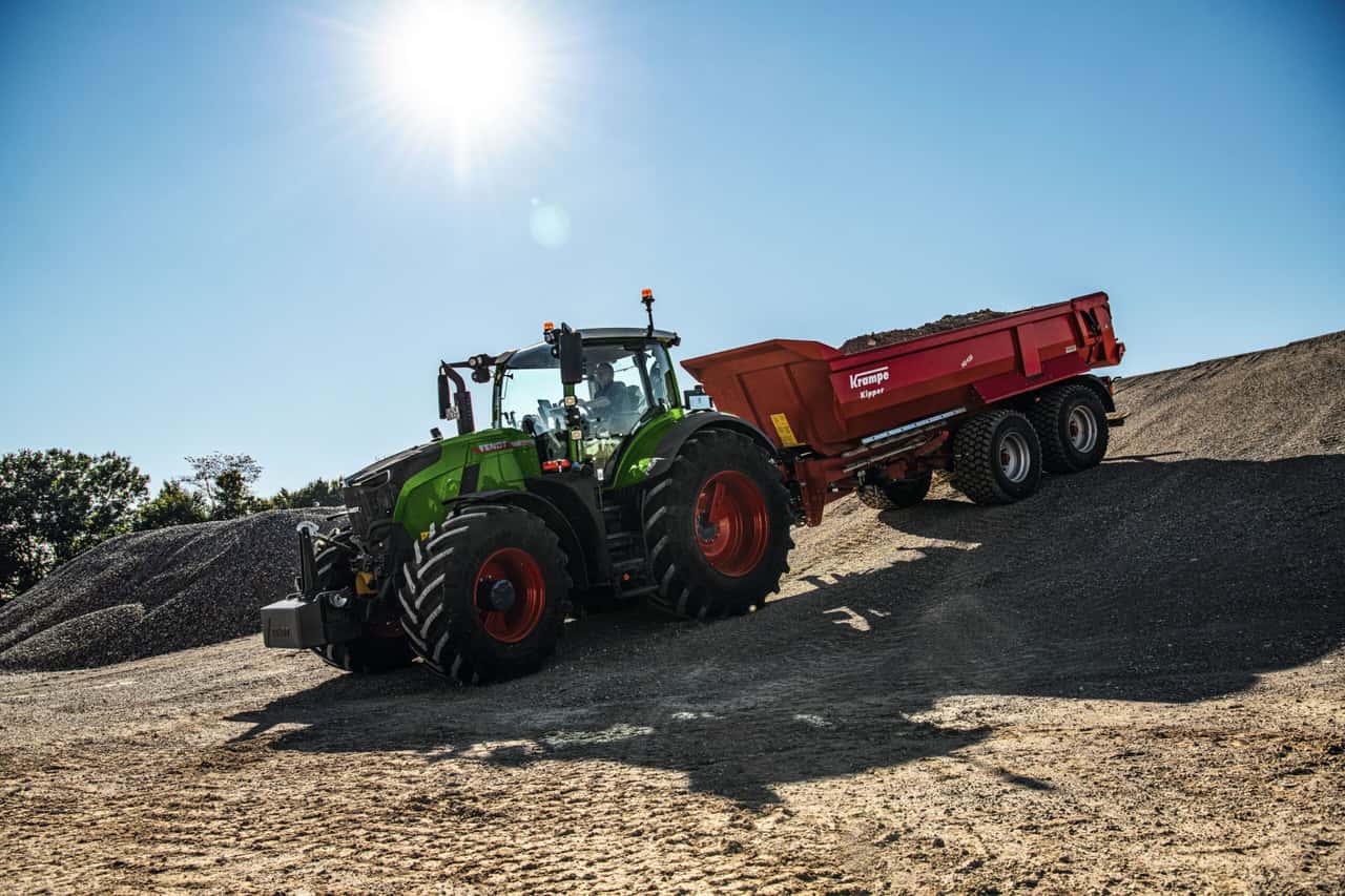 Fendt обновил программное обеспечение: добавлен проактивный тормоз прицепа и новый режим управления TMS Flex