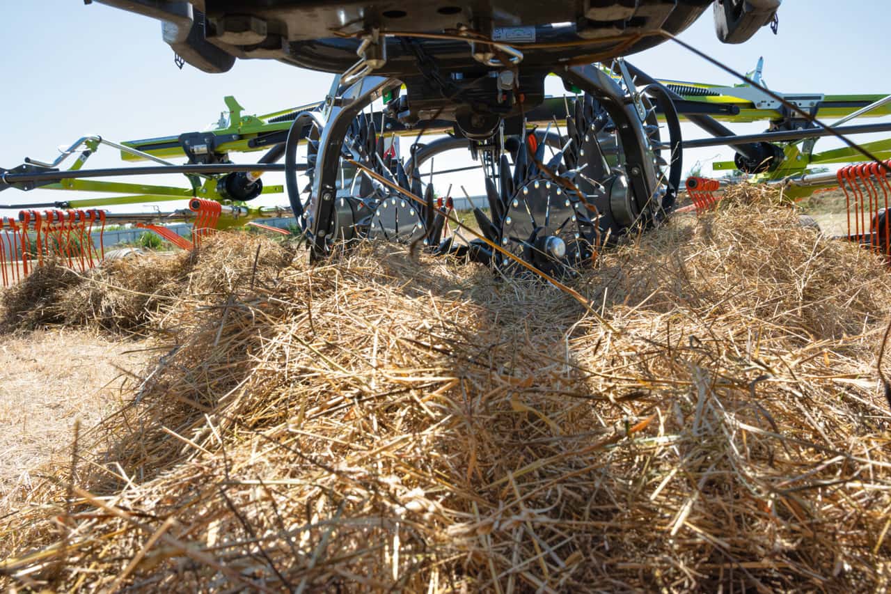 Claas bietet jetzt einen Schwadwender für den Liner Zweikreiselschwader