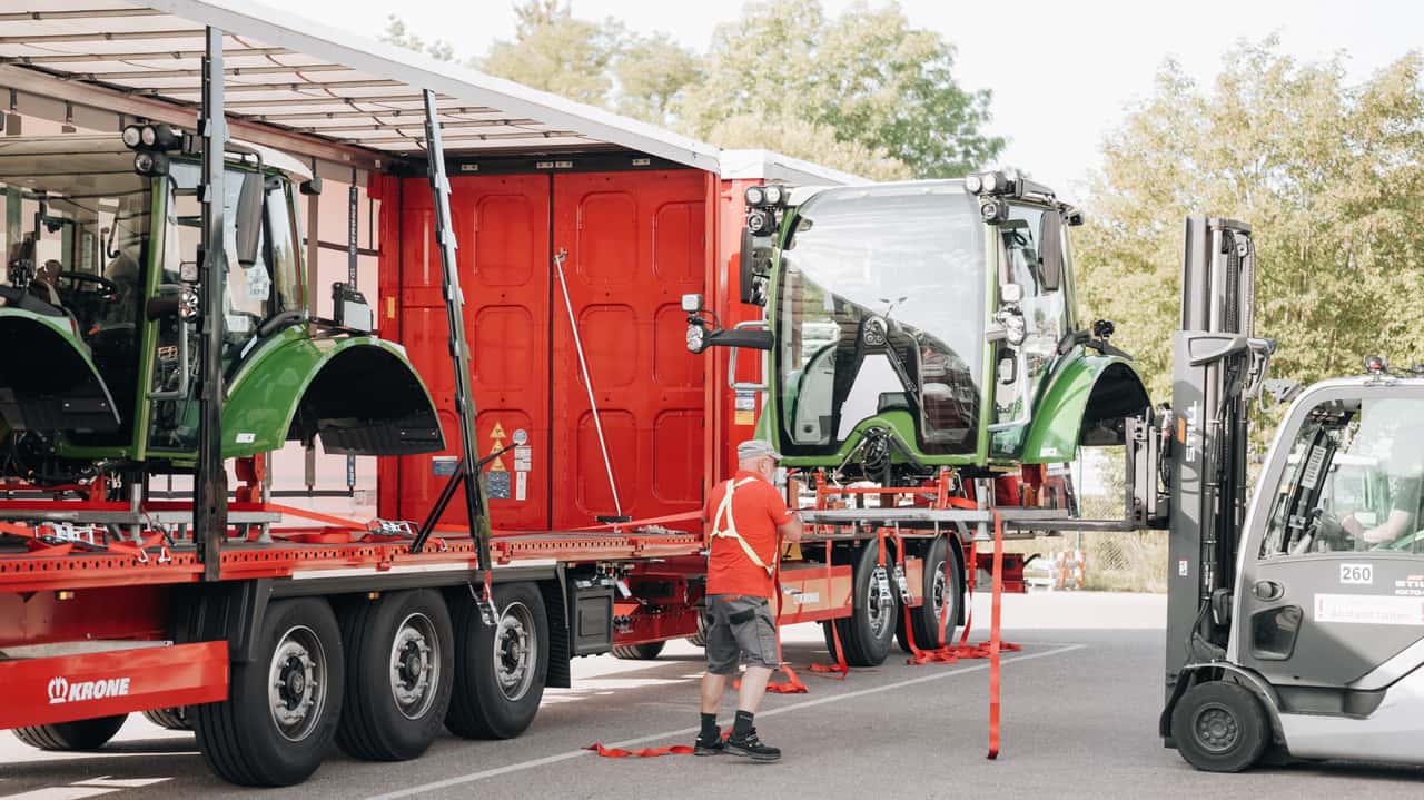 Fendt uses electric long trucks for cabin transport