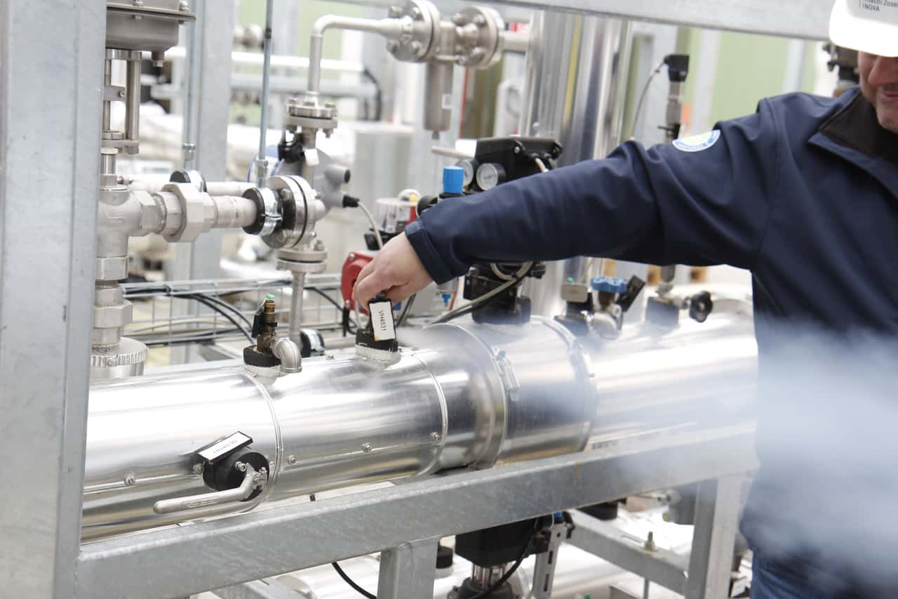New funding for climate-friendly fuels: €212 million for e-fuels