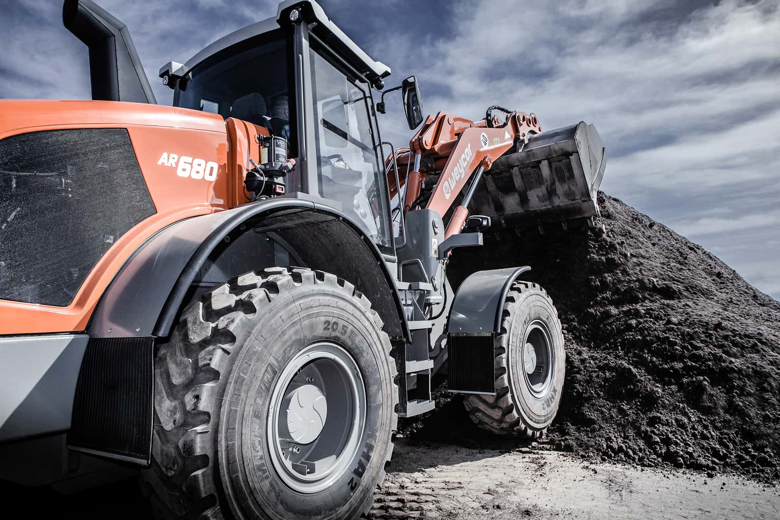 Neue saubere XXL Radlader von Atlas Weyhausen top agrar