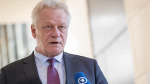 Landwirtschaftsminister Rainer warnt vor Panik