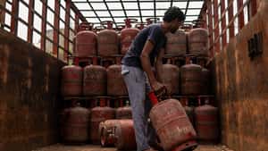 Energiekommissar: EU-Länder müssen Gasspeicher füllen