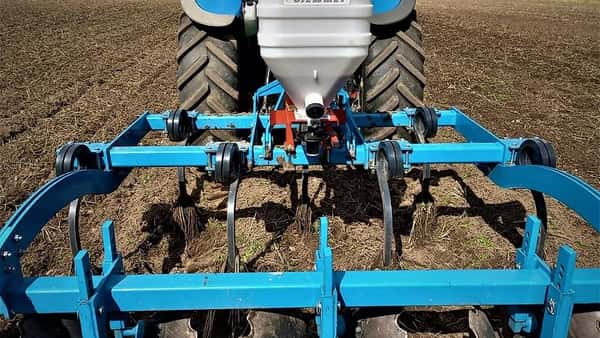 SMS Prismenwalze mit Striegel / Nachsaatgerät / APV im Kanton Bern SMS Prismenwalze mit Striegel / Nachsaatgerät / APV im Kanton Bern